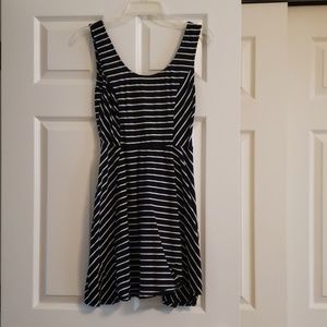 Fitted black/white striped dress